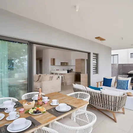Les Estivales Beachfront Suites & Penthouses With Lov Trou aux Biches Exterior photo