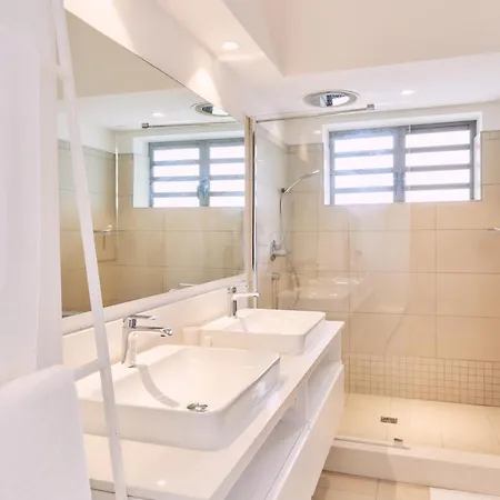 Les Estivales Beachfront Suites & Penthouses With Lov Trou aux Biches Exterior photo
