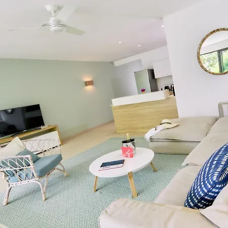 Les Estivales Beachfront Suites & Penthouses With Lov Trou aux Biches Exterior photo