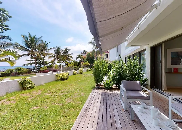 Les Estivales Beachfront Suites & Penthouses With Lov