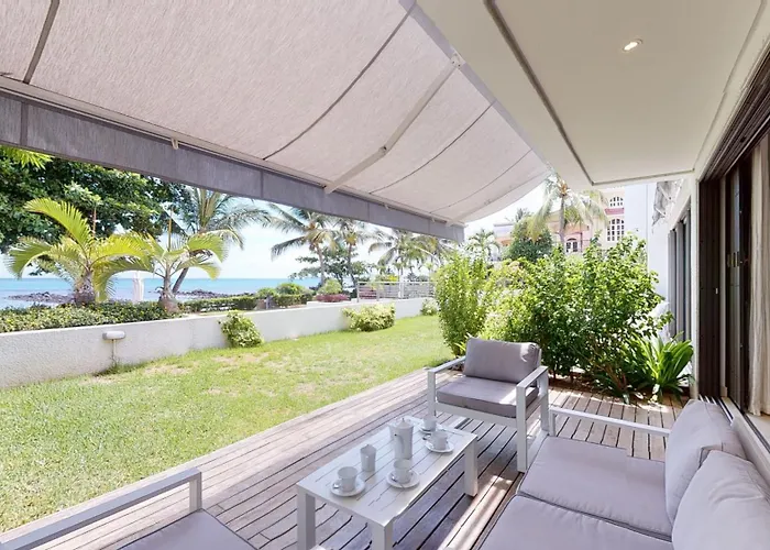 Les Estivales Beachfront Suites & Penthouses With Lov