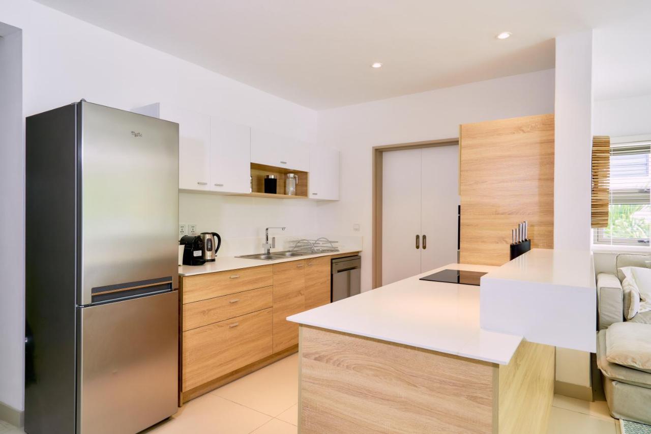 Les Estivales Beachfront & Penthouses With Lov * Trou aux Biches